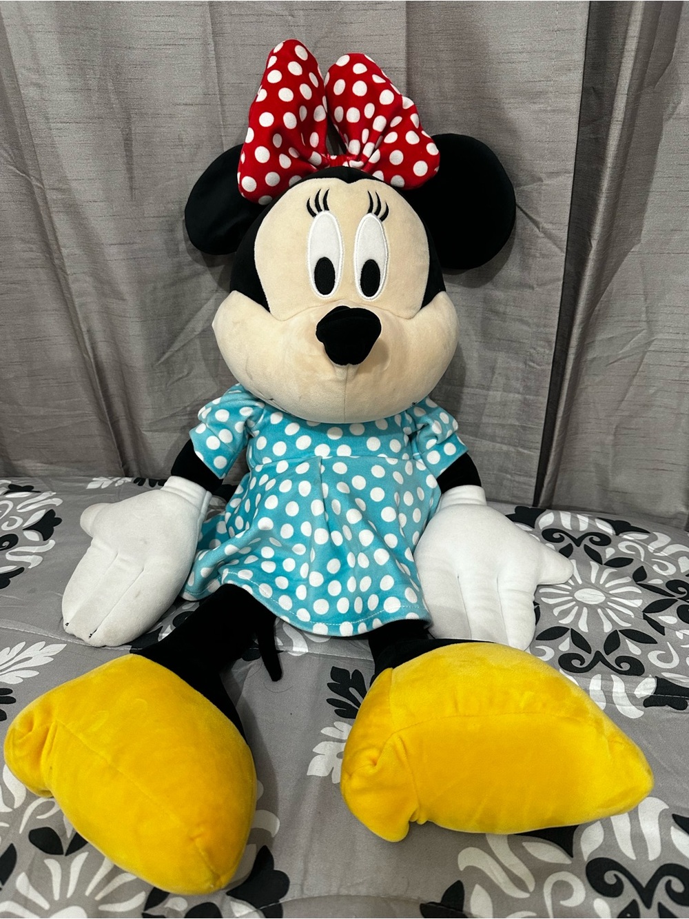 Disney Minnie Mouse Plush - Turquoise Polka Dot Dress, Red Bow, Yellow Shoes